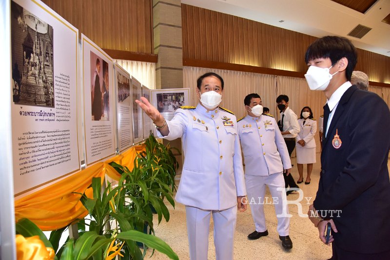 20211013 laying-a-wreath-165.JPG
